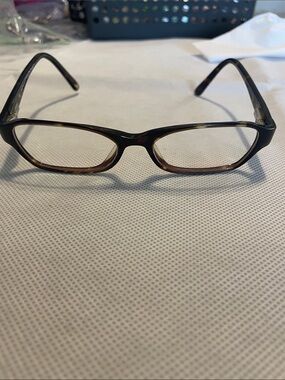 William Rast WR 1031 Eyeglass Frames Tortoise Rectangle AS-IS
:::